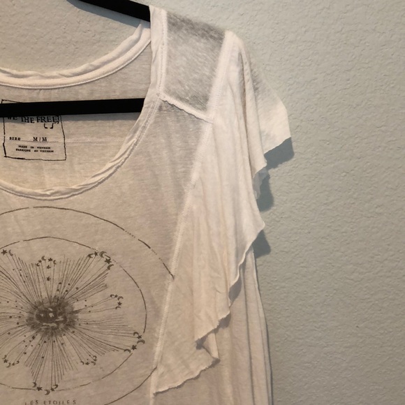 Free People white shirt asymmetrical flower shirt - Picture 2 of 7